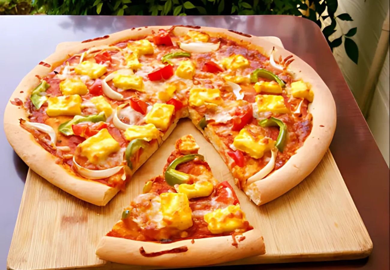 Paneer Combi Pizza