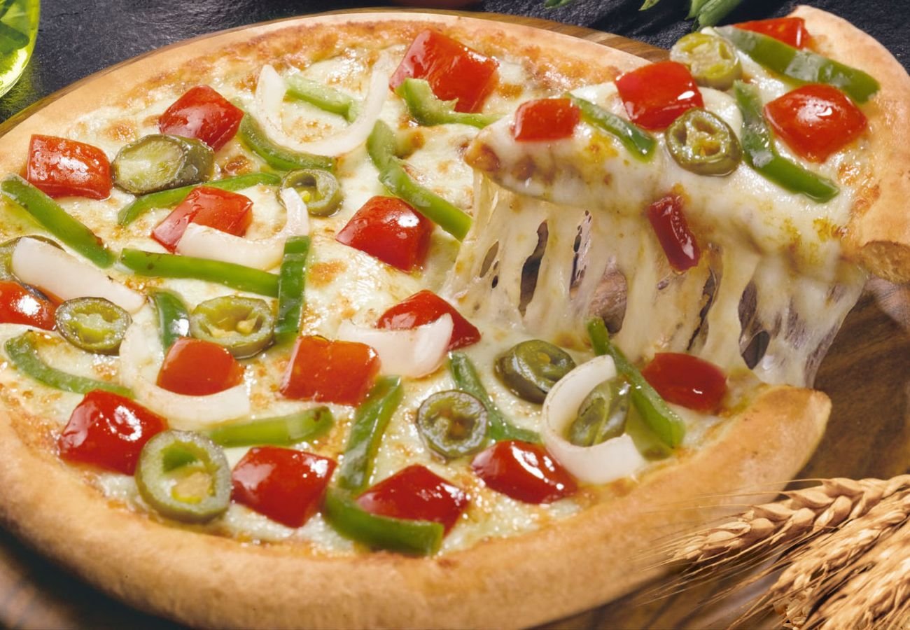 Veg Hot & Garlic Dimsum Pizza